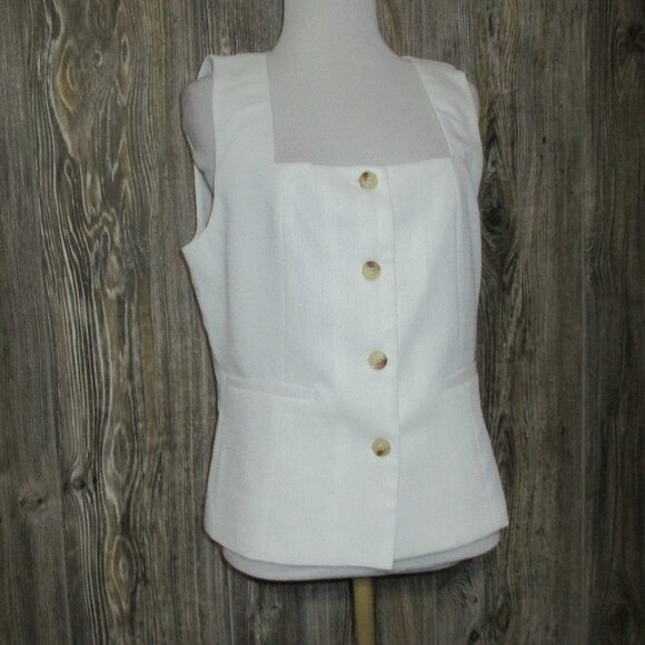 Sincerely Jules New Size Large White Sleeveless Button Vest Top Classic Boho - Picture 3 of 12